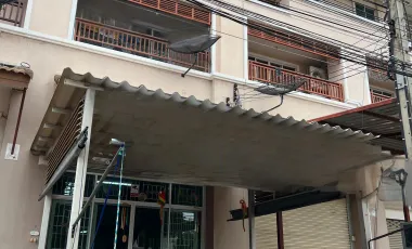 À vendre 3 chambres maison de ville à Bang Phli, Samut Prakan