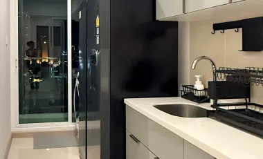 Wohnung zur Miete mit 2 Zimmer in Bang Rak, Bangkok