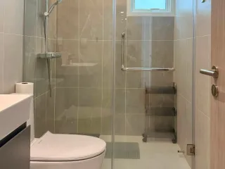 Wohnung zur Miete mit 2 Zimmer in Bang Rak, Bangkok