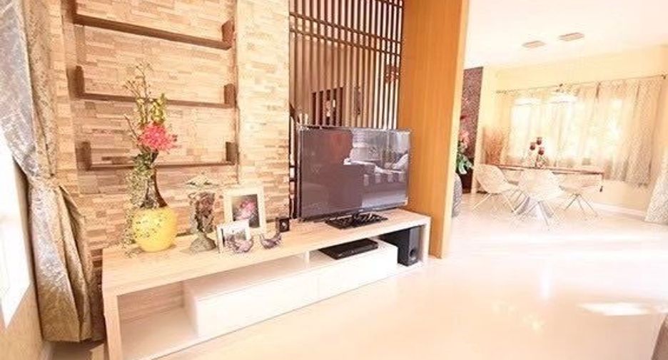 For rent 3 bedrooms house in Lat Krabang, Bangkok