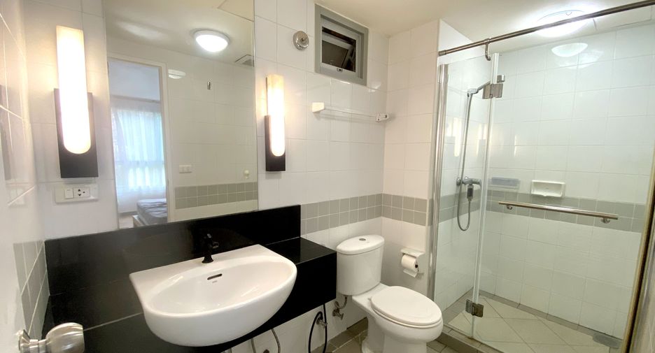 For rent 1 bed condo in Watthana, Bangkok