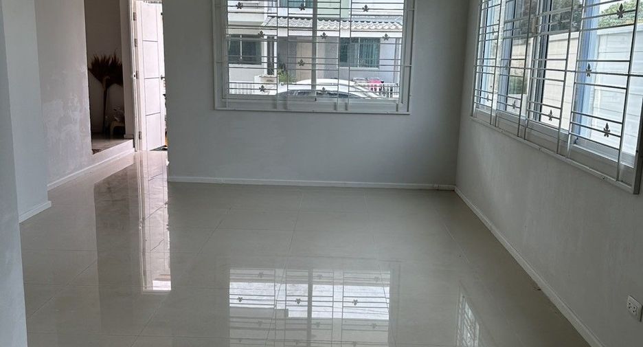 For rent 3 ベッドルーム townhouse in Prawet, Bangkok