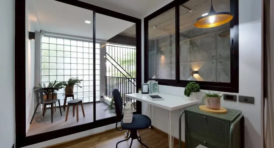 Casa adosada en venta de 5 habitaciones en Khlong Toei, Bangkok