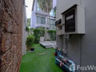 For sale 4 bedrooms house in Wang Thonglang, Bangkok