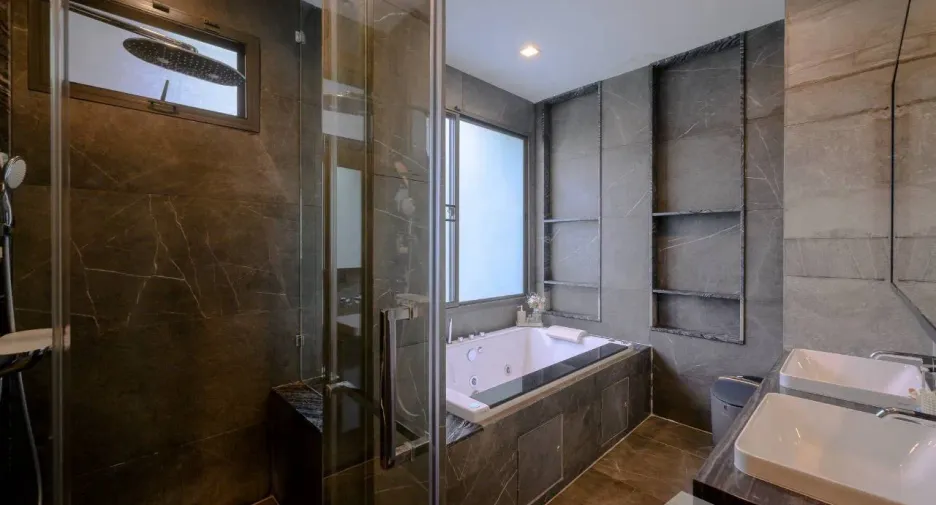 ขาย 4 ห้องนอน บ้านเดี่ยว ใน วังทองหลาง, กรุงเทพฯ