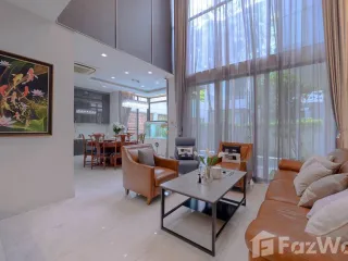 For sale 4 bedrooms house in Wang Thonglang, Bangkok