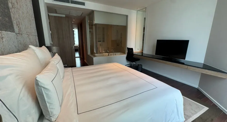 For rent 2 bedrooms condo in Watthana, Bangkok