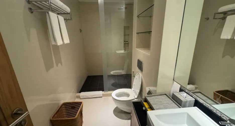 For rent 2 bedrooms condo in Watthana, Bangkok