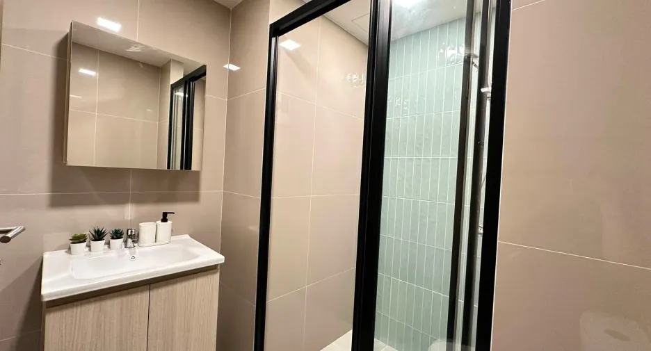 For rent studio condo in Mueang Samut Prakan, Samut Prakan