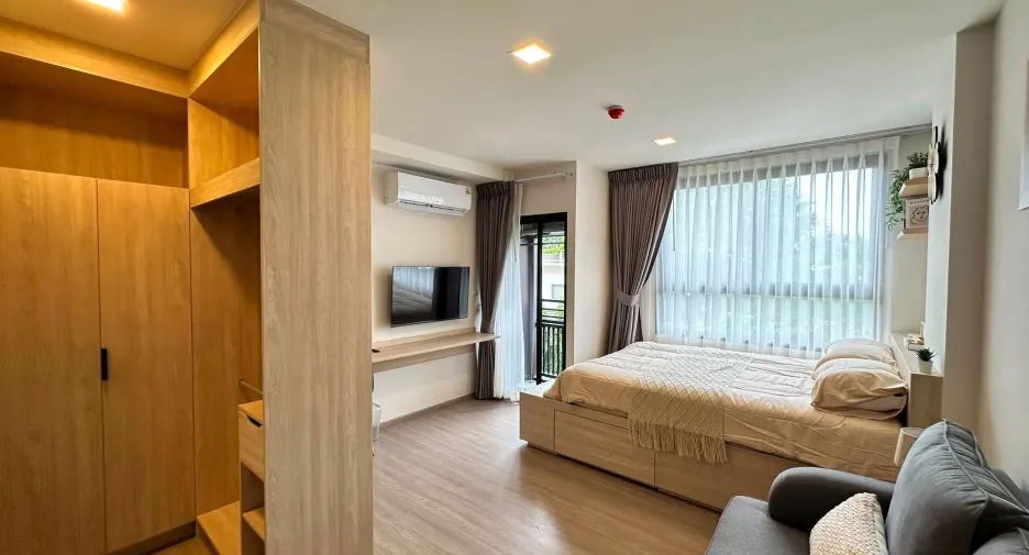 For rent studio condo in Mueang Samut Prakan, Samut Prakan