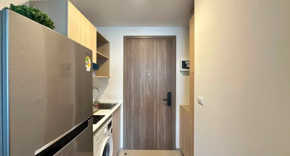 For rent studio condo in Mueang Samut Prakan, Samut Prakan
