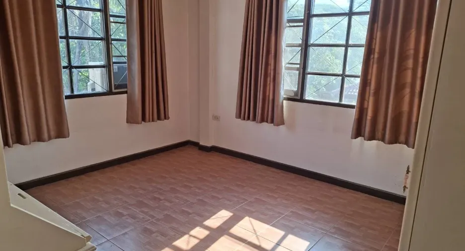 Haus zur Miete mit 4 Zimmer in San Sai, Chiang Mai