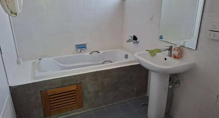 Haus zur Miete mit 4 Zimmer in San Sai, Chiang Mai