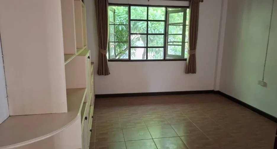 Haus zur Miete mit 4 Zimmer in San Sai, Chiang Mai