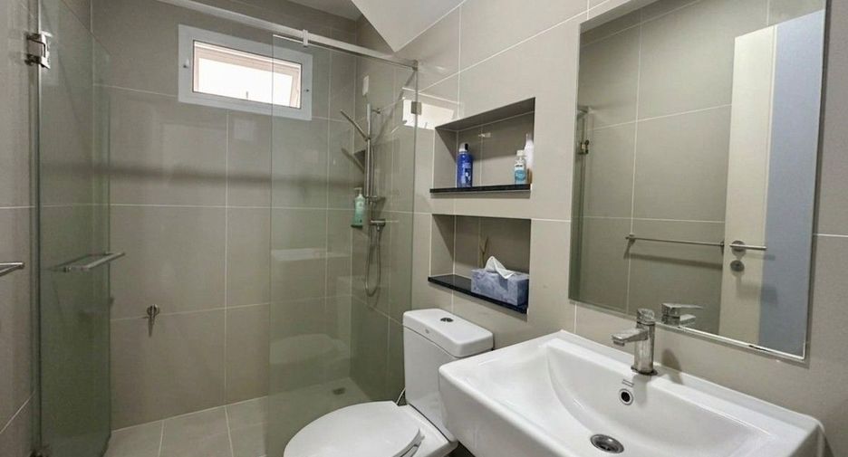 Haus zur Miete mit 4 Zimmer in Mueang Phuket, Phuket