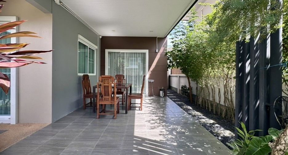 Haus zur Miete mit 4 Zimmer in Mueang Phuket, Phuket