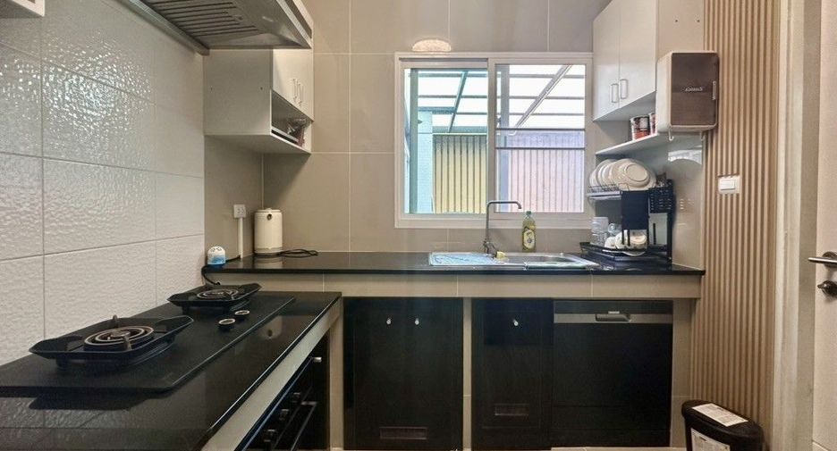 Haus zur Miete mit 4 Zimmer in Mueang Phuket, Phuket