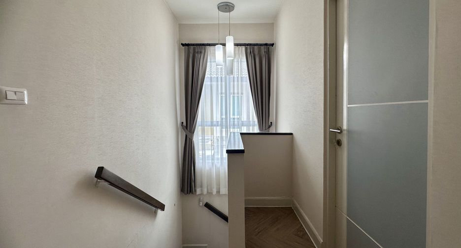 Haus zur Miete mit 4 Zimmer in Mueang Phuket, Phuket