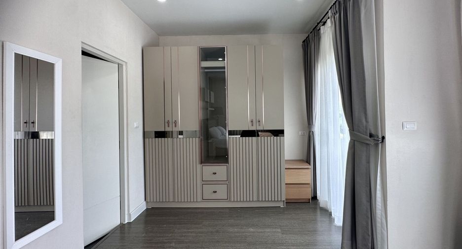 Haus zur Miete mit 4 Zimmer in Mueang Phuket, Phuket