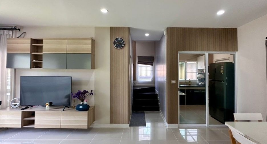 Haus zur Miete mit 4 Zimmer in Mueang Phuket, Phuket