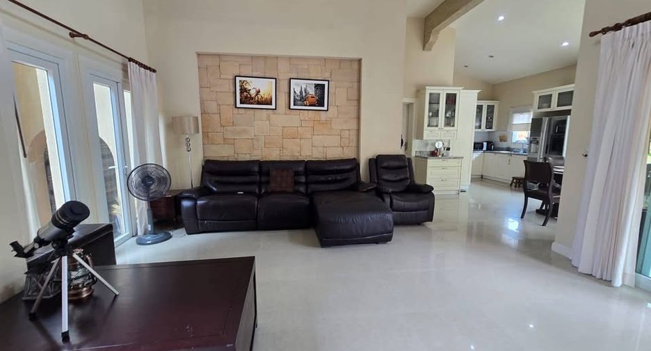For rent 3 bedrooms house in Bang Lamung, Chonburi