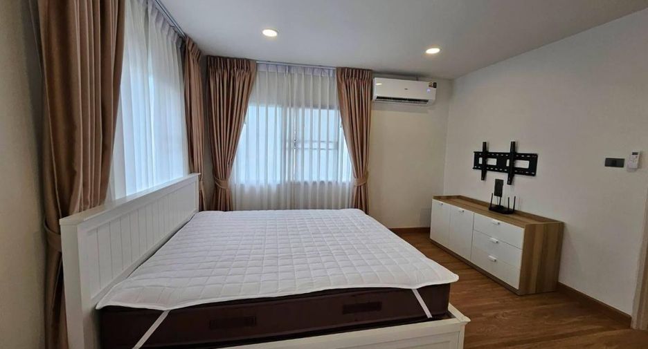 For rent 4 bedrooms house in Bang Lamung, Chonburi