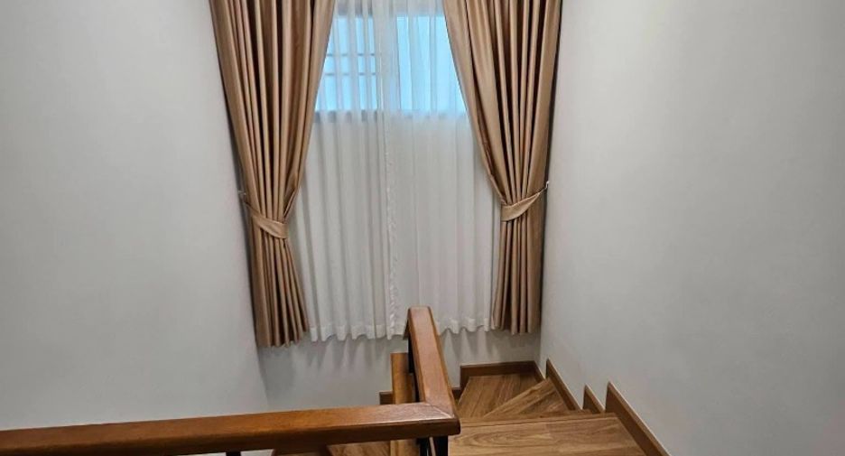 For rent 4 bedrooms house in Bang Lamung, Chonburi