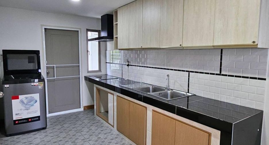 For rent 4 bedrooms house in Bang Lamung, Chonburi
