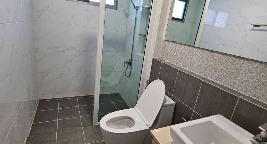 For rent 4 bedrooms house in Bang Lamung, Chonburi