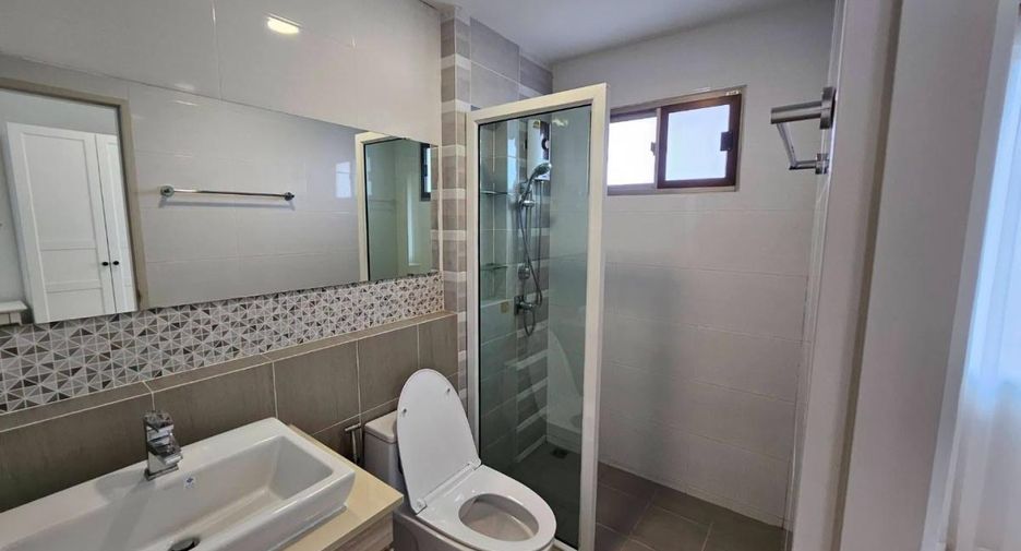 For rent 4 bedrooms house in Bang Lamung, Chonburi