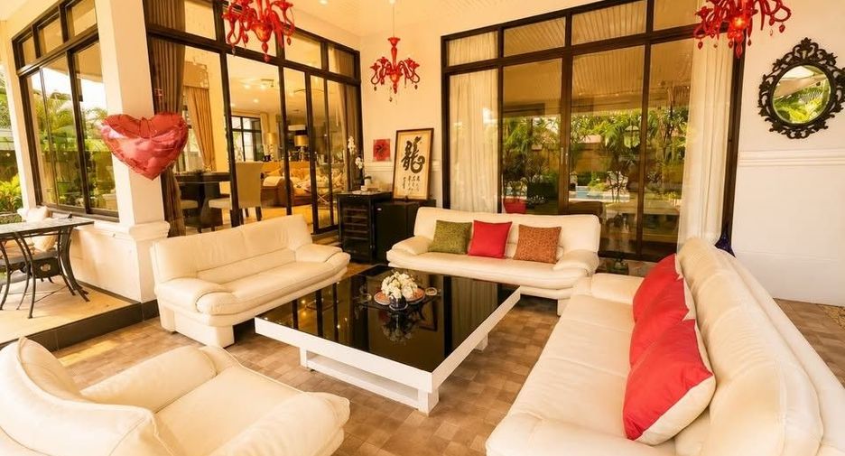 Villa en alquiler de 4 habitaciones en Jomtien, Pattaya