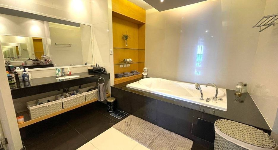À vendre et à louer 4 chambres condo à Jomtien, Pattaya
