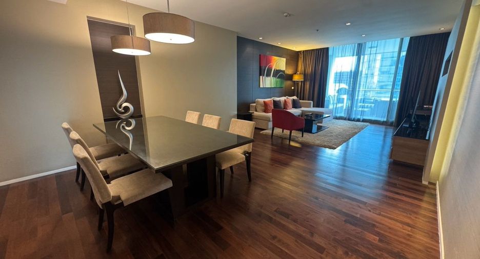 For rent 3 bedrooms condo in Watthana, Bangkok