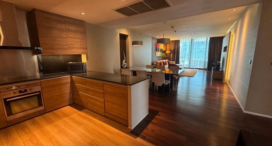 For rent 3 bedrooms condo in Watthana, Bangkok