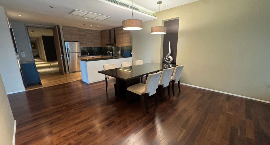 For rent 3 bedrooms condo in Watthana, Bangkok