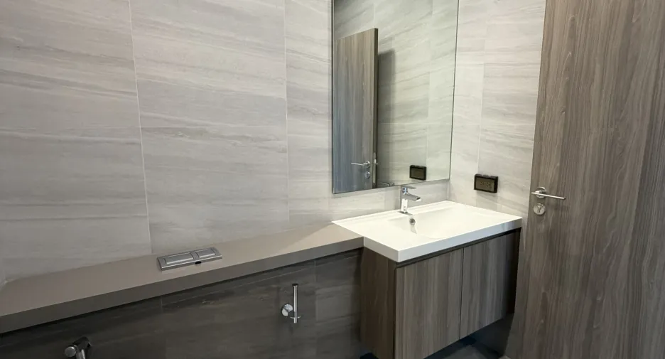 For rent 2 bedrooms condo in Bang Phli, Samut Prakan