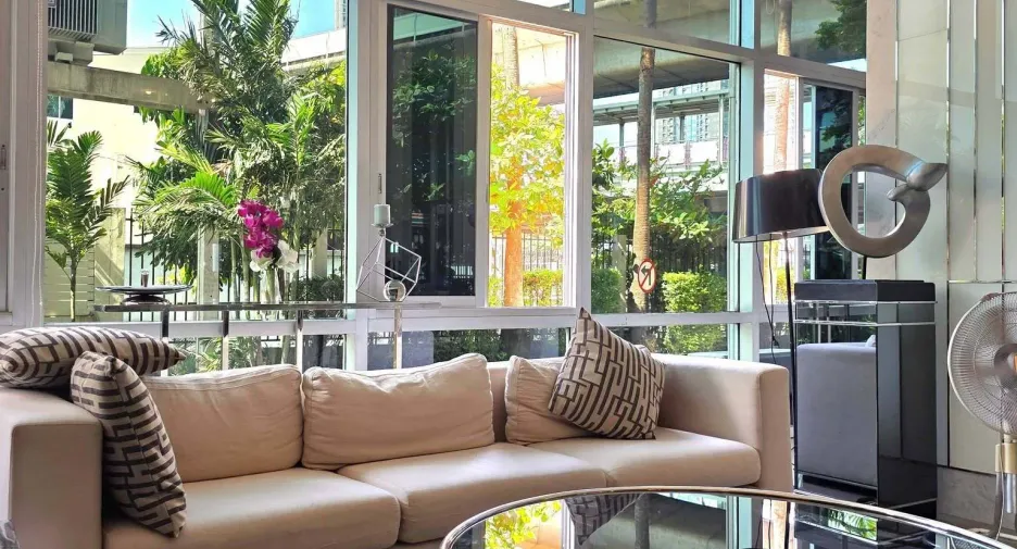 For rent studio condo in Thon Buri, Bangkok