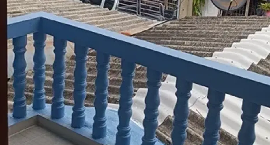 For rent 2 bedrooms townhouse in Bang Khun Thian, Bangkok