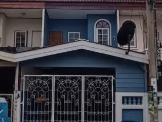 For rent 2 bedrooms townhouse in Bang Khun Thian, Bangkok