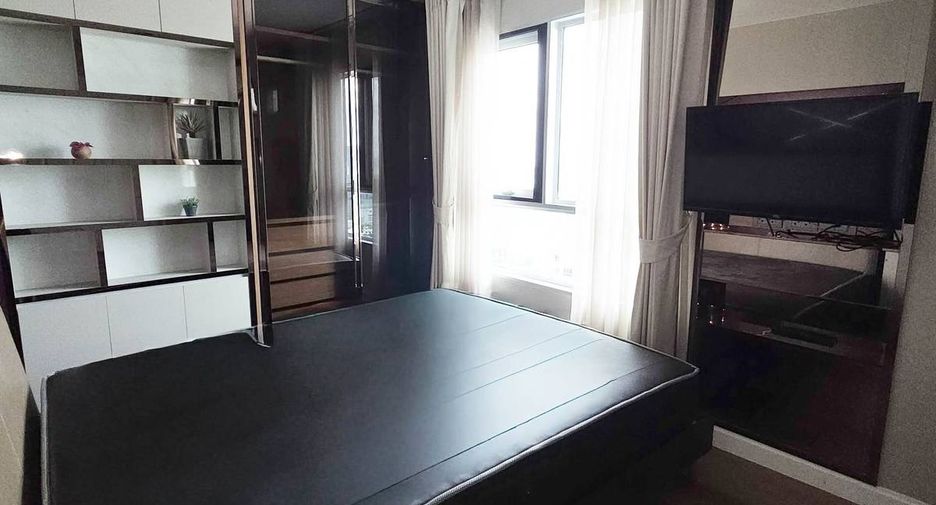 Condo en alquiler de 3 habitaciones en Huai Khwang, Bangkok