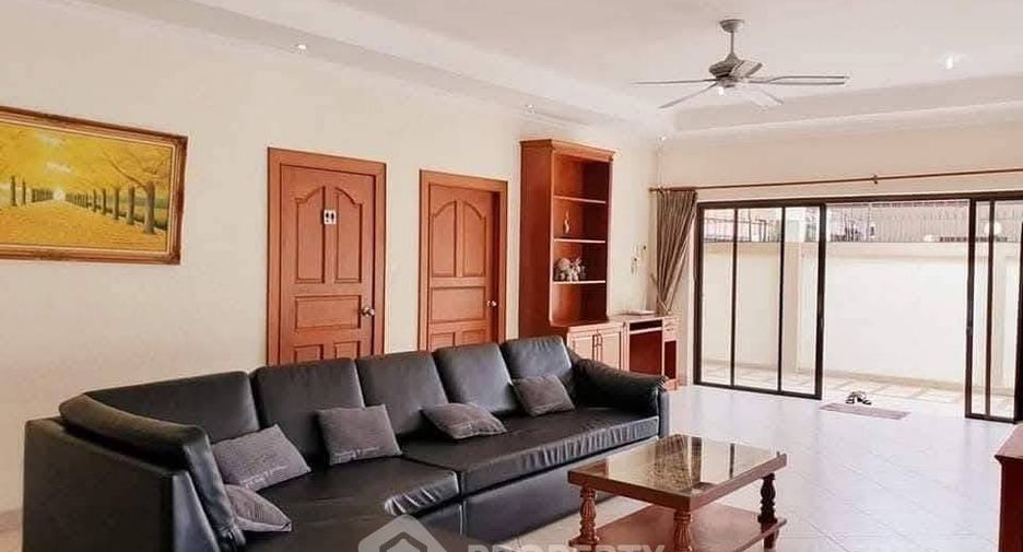 For rent 3 bedrooms villa in Jomtien, Pattaya
