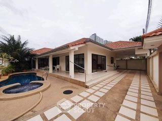 For rent 3 bedrooms villa in Bang Lamung, Chonburi