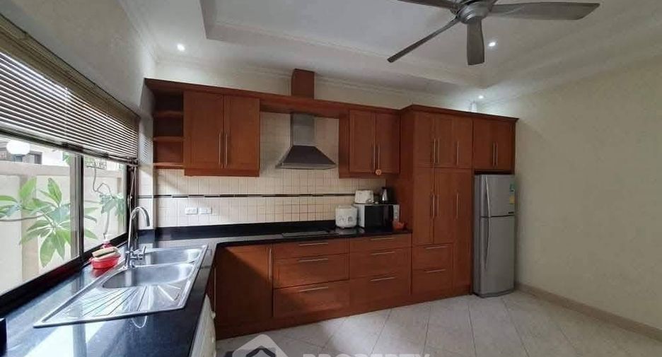 For rent 3 bedrooms villa in Jomtien, Pattaya