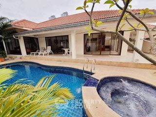 For rent 3 bedrooms villa in Bang Lamung, Chonburi