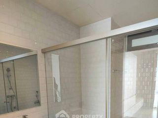 For rent 2 bedrooms apartment in Watthana, Bangkok