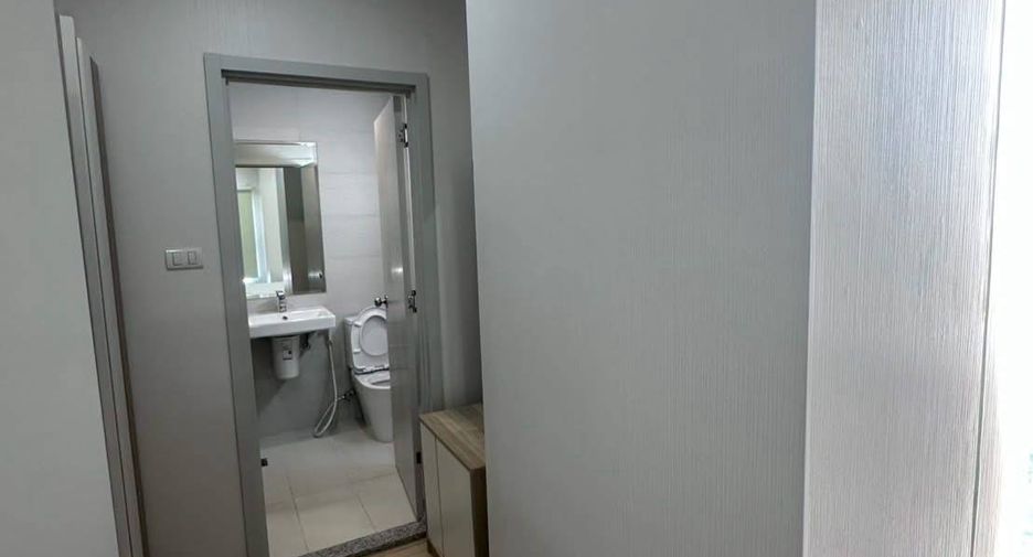 For rent 2 bedrooms condo in Bang Kapi, Bangkok