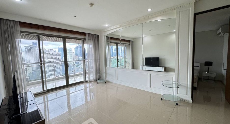 Condo en alquiler de 3 habitaciones en Khlong Toei, Bangkok