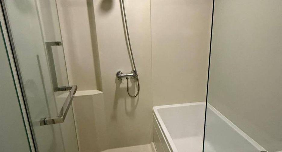 For rent 2 bedrooms condo in Sathon, Bangkok
