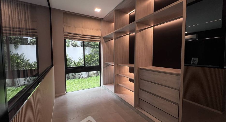 Haus zur Miete mit 4 Zimmer in Saphan Sung, Bangkok