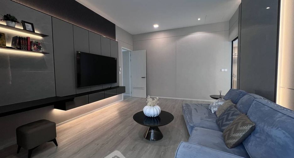 Haus zur Miete mit 4 Zimmer in Saphan Sung, Bangkok